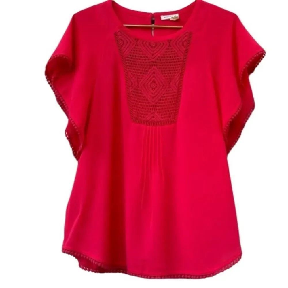 Anthropologie Meadow Rue Anele
Crochet Flutter Dolman Sleeve
Blouse Coral sz S